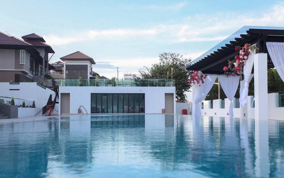 Kolam renang Gambar
