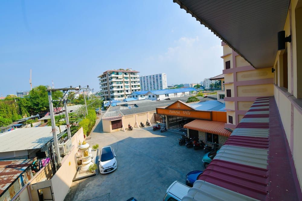 Pemandangan luar