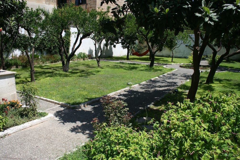 Pemandangan luar