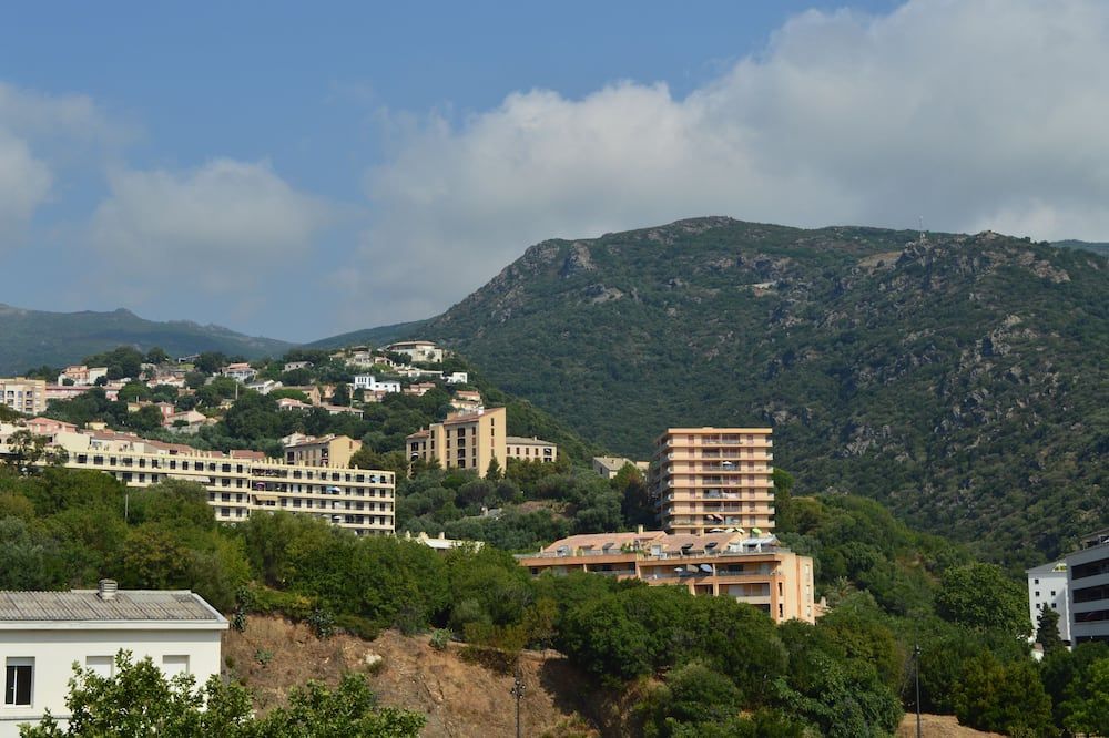 Pemandangan luar