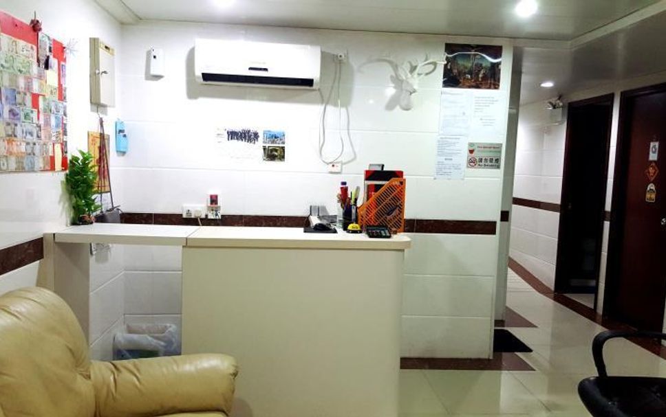 Meja Penyambut Tetamu Gambar