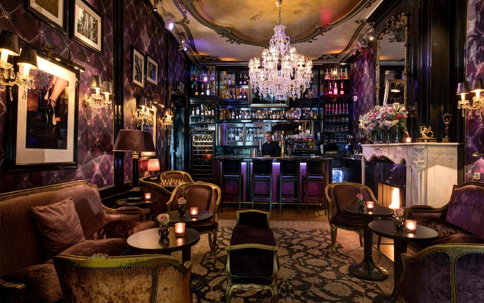 Balai Menunggu Gambar