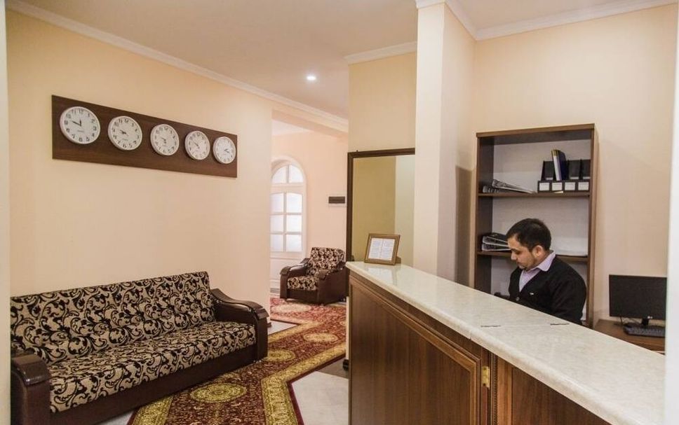 Meja Penyambut Tetamu Gambar