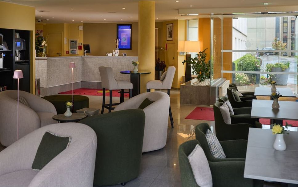 Balai Menunggu Gambar