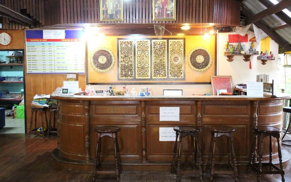 Meja Penyambut Tetamu Gambar