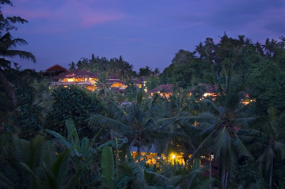 Pemandangan luar