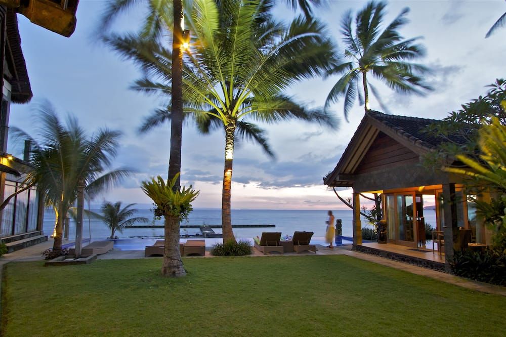 Pemandangan luar