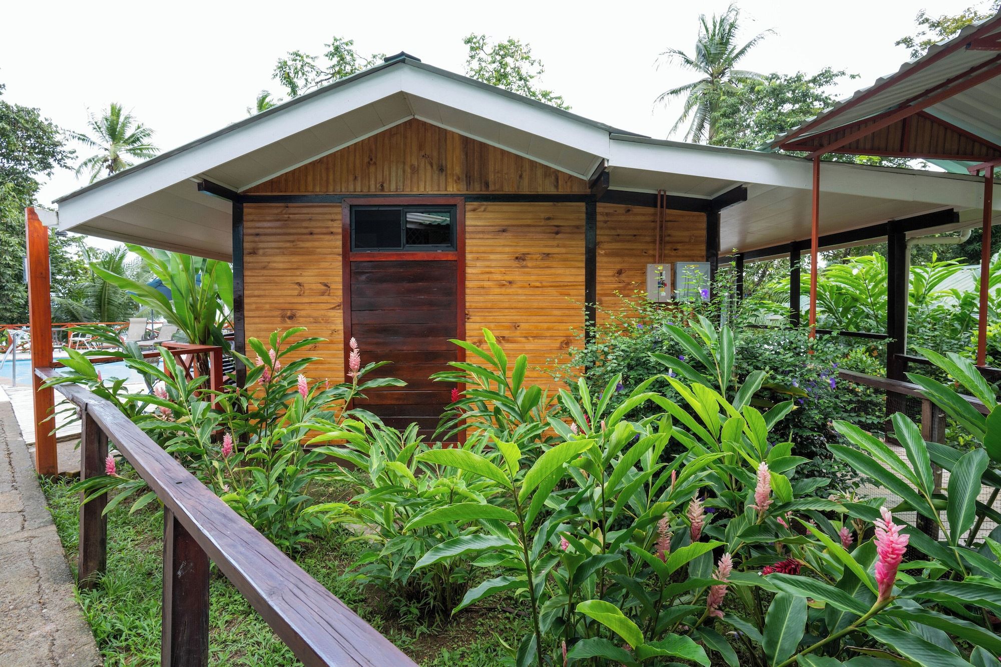 Pemandangan luar