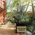 Pemandangan luar