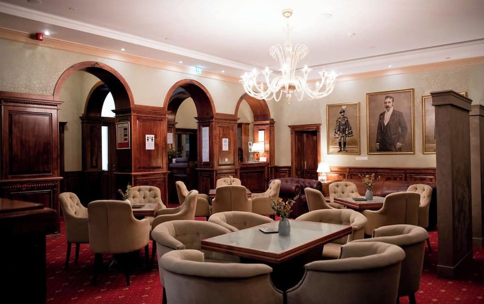 Balai Menunggu Gambar