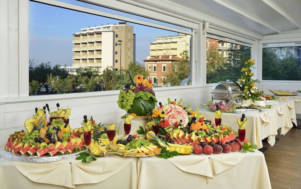 Buffet Gambar