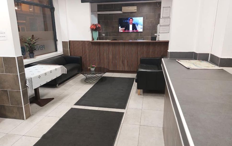 Meja Penyambut Tetamu Gambar