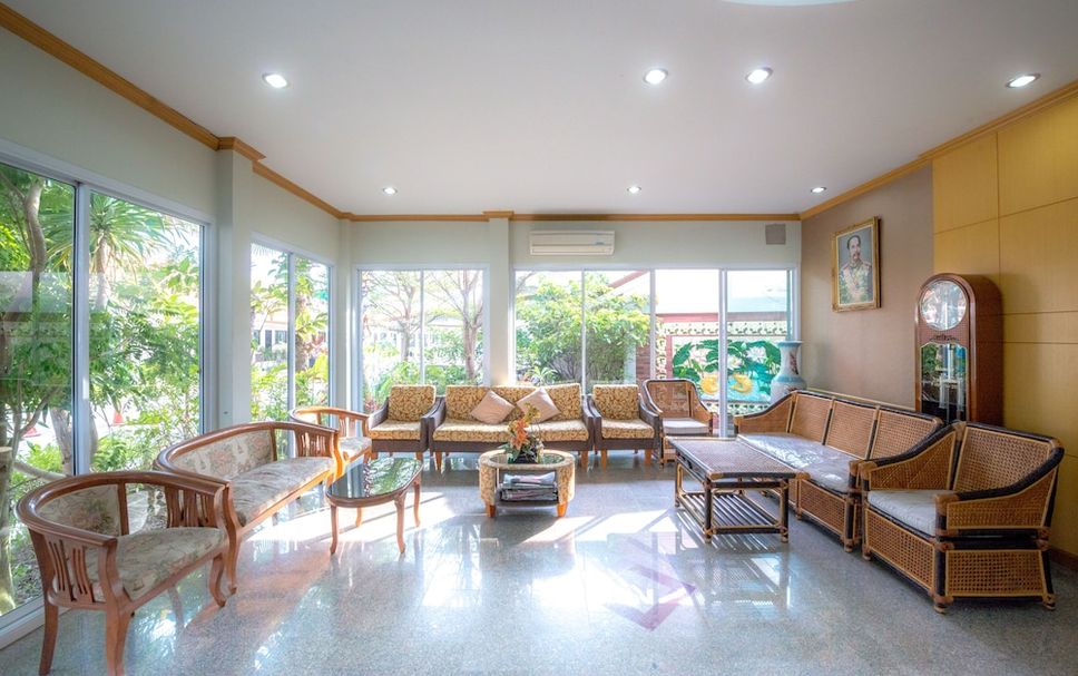 Balai Menunggu Gambar