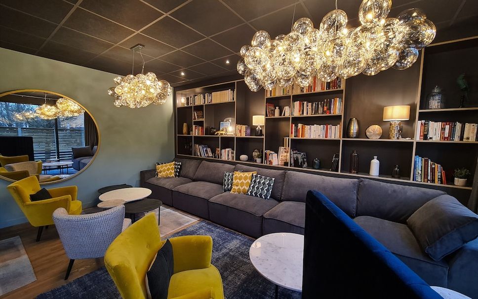 Balai Menunggu Gambar