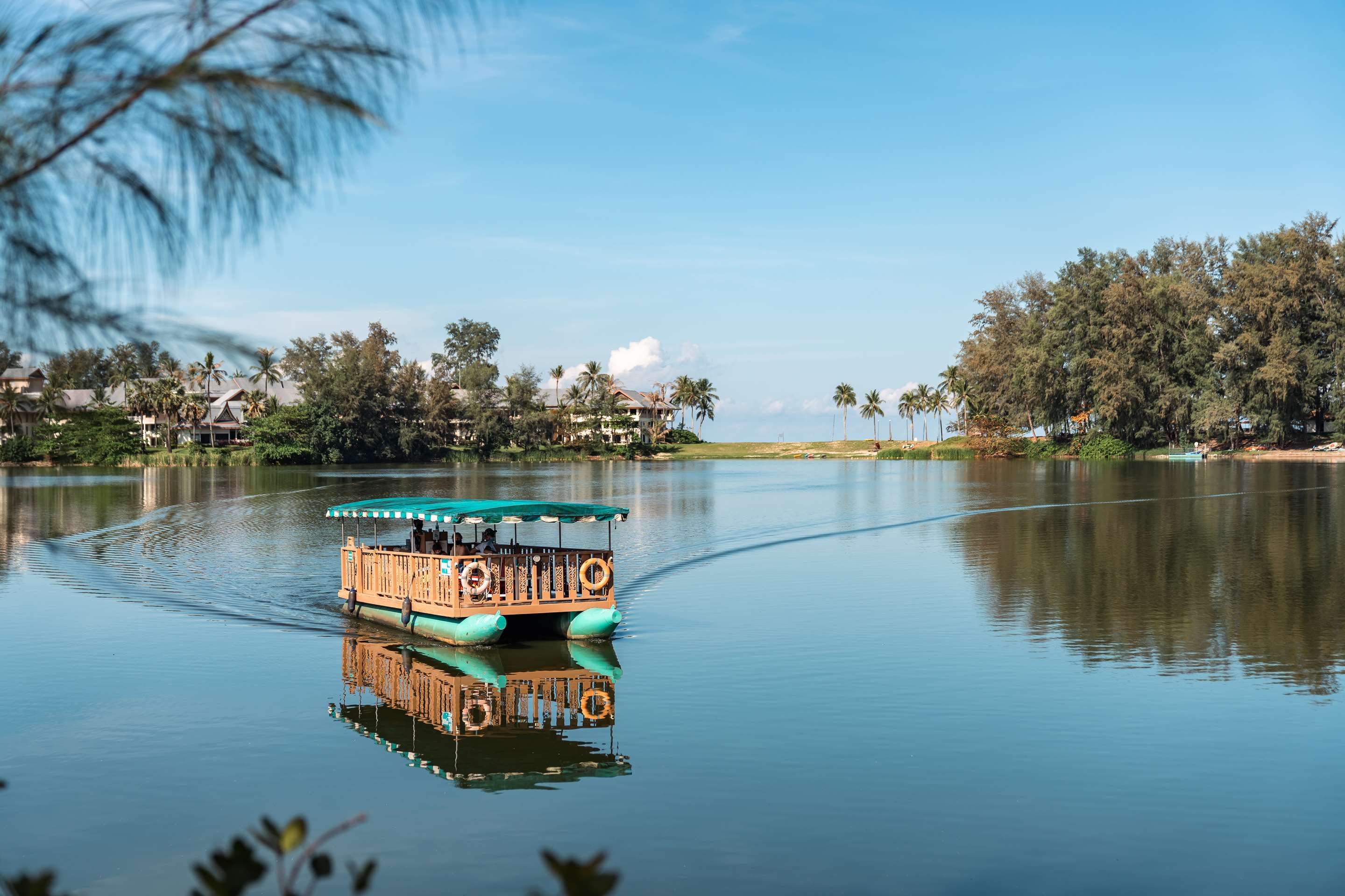 Pemandangan luar