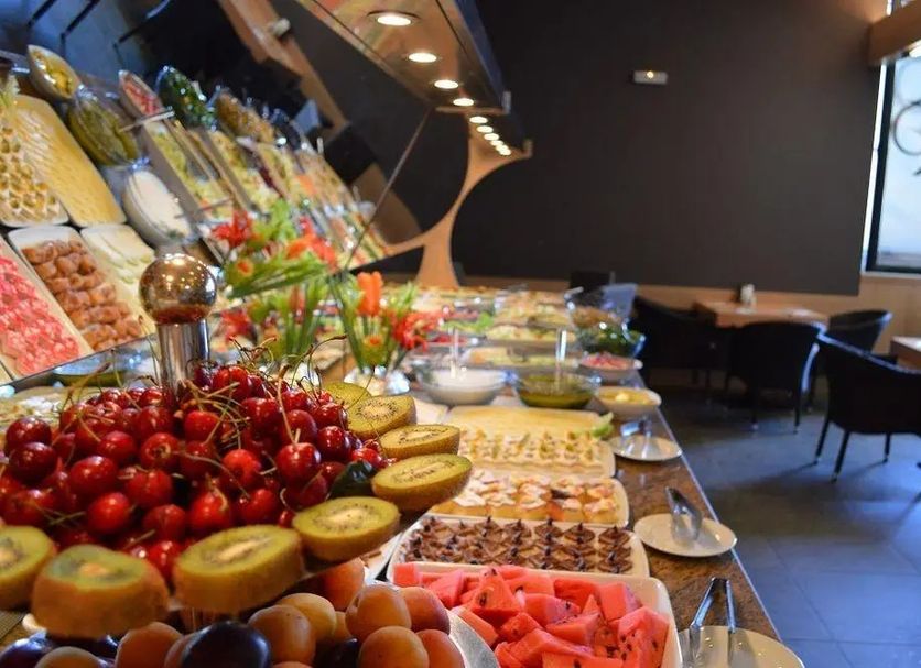 Buffet Gambar