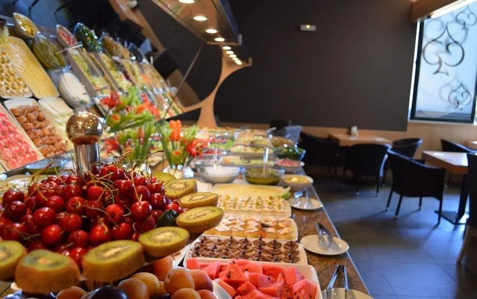 Buffet Gambar