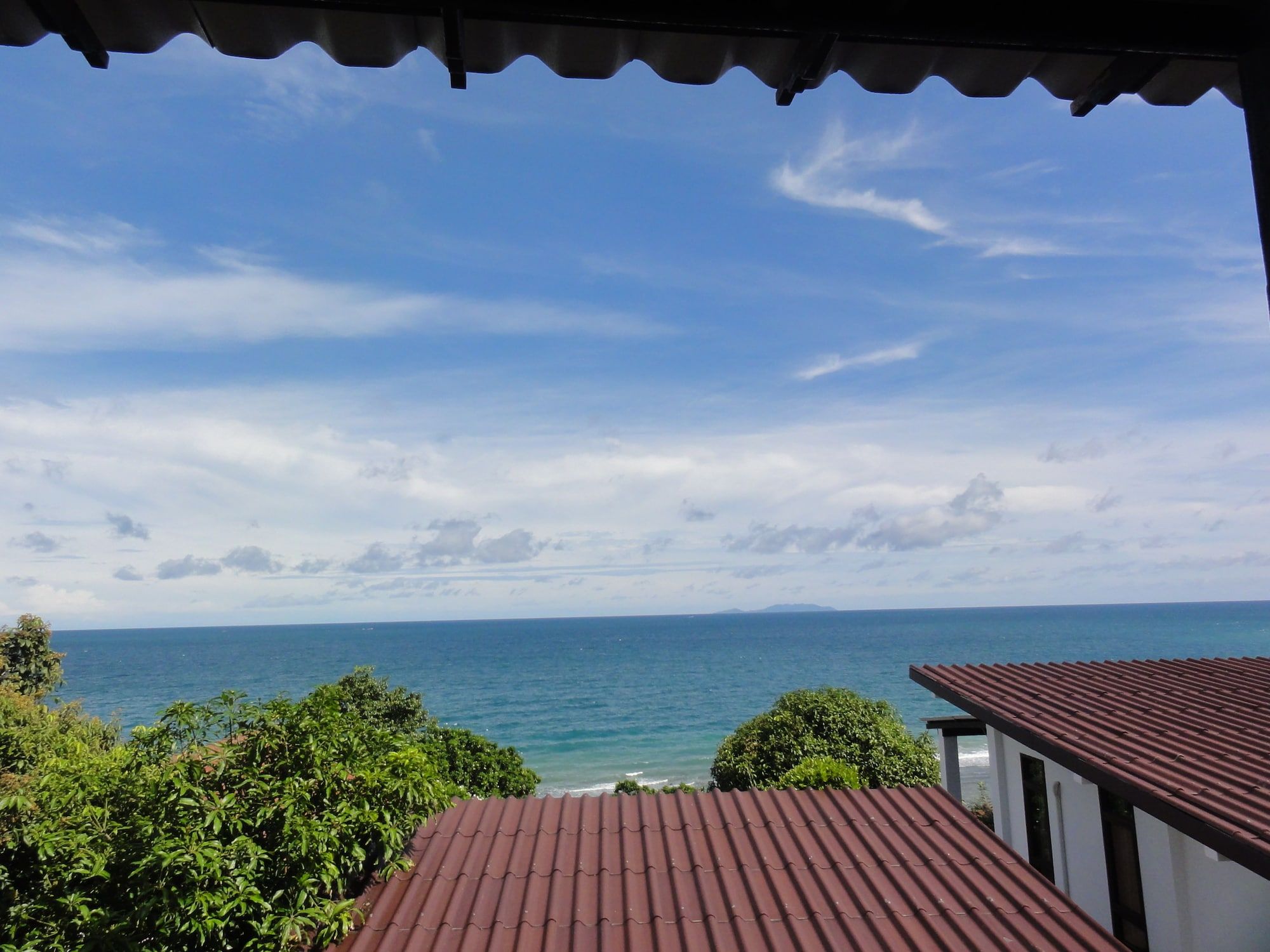 Pemandangan luar