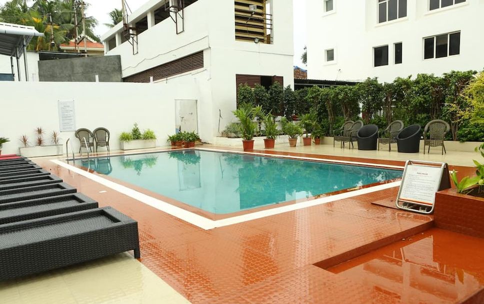 Kolam renang Gambar