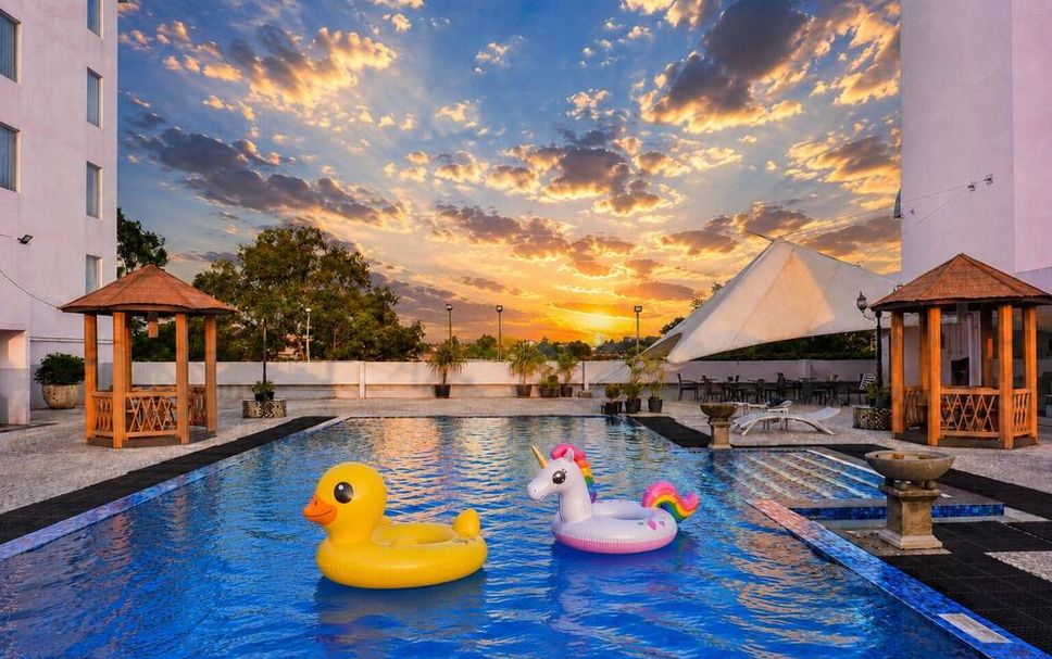 Kolam renang Gambar