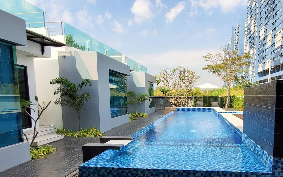 Kolam renang Gambar
