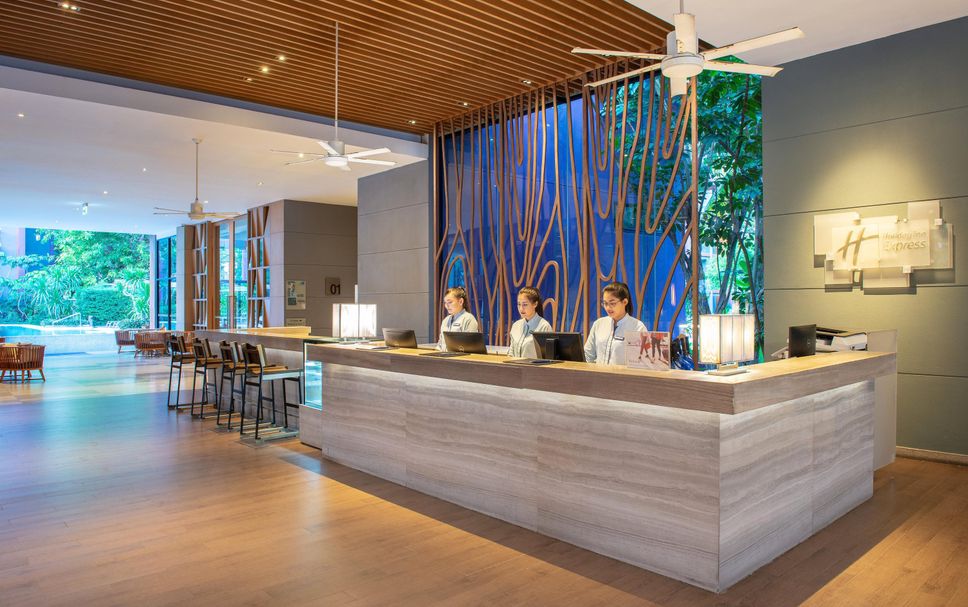 Meja Penyambut Tetamu Gambar