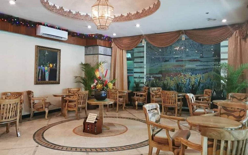 Meja Penyambut Tetamu Gambar