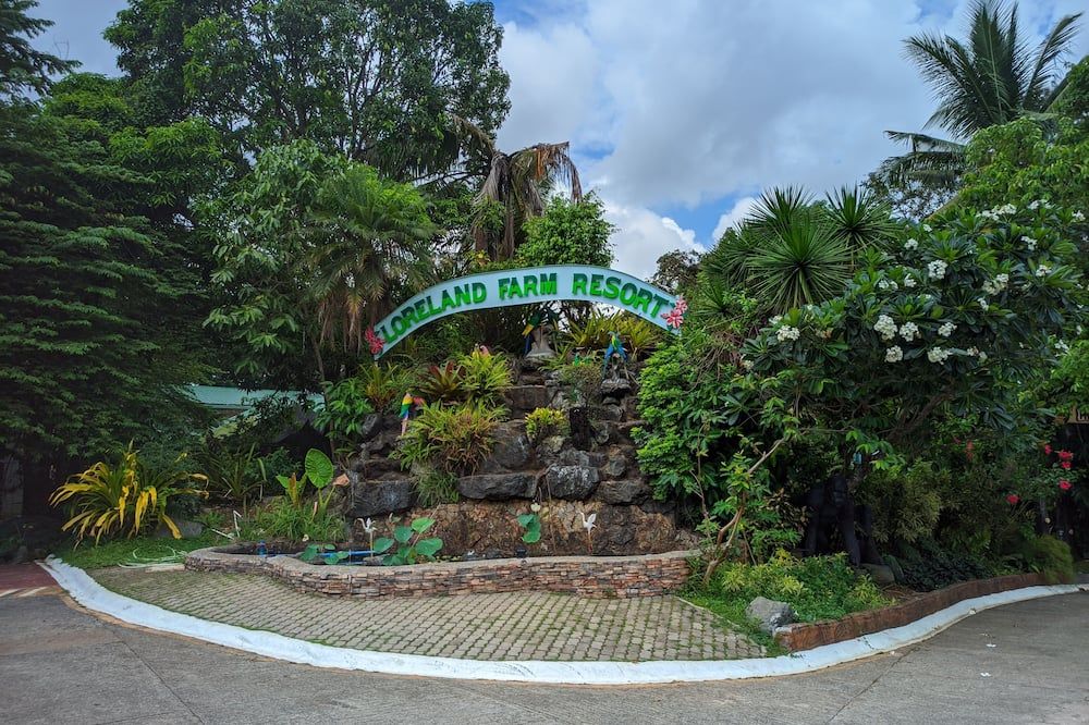 Pemandangan luar