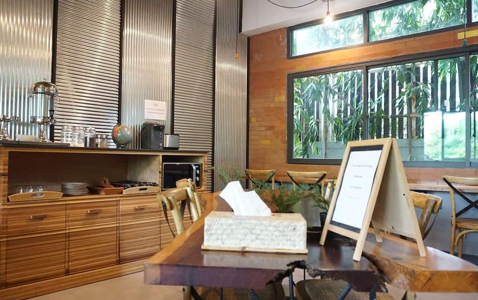 Meja Penyambut Tetamu Gambar