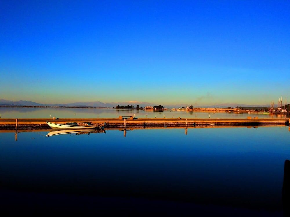 Pemandangan luar