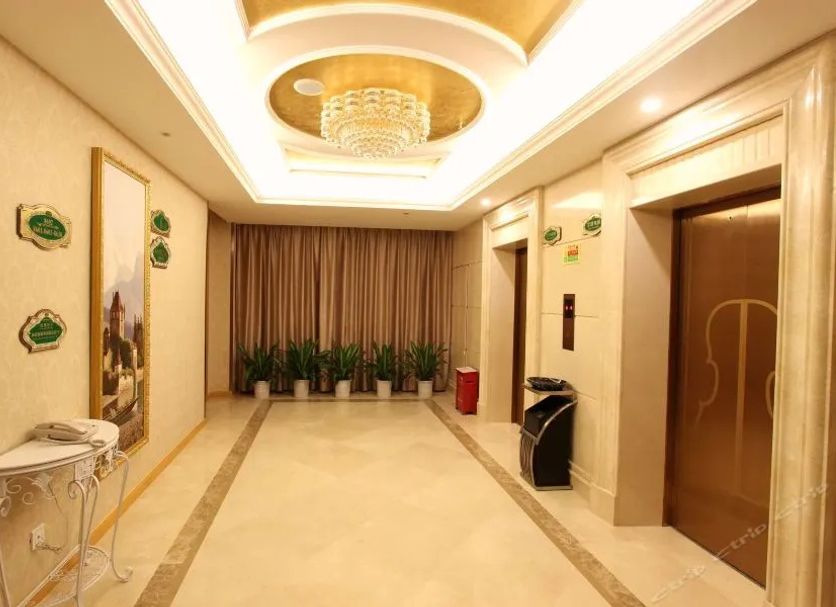 hallway Gambar