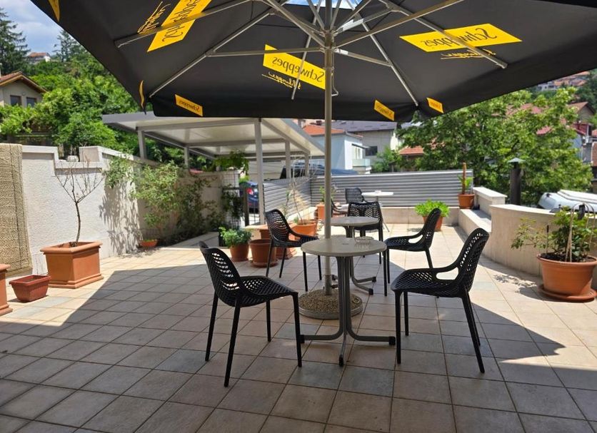 Patio Gambar