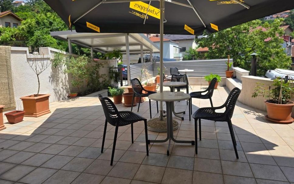 Patio Gambar