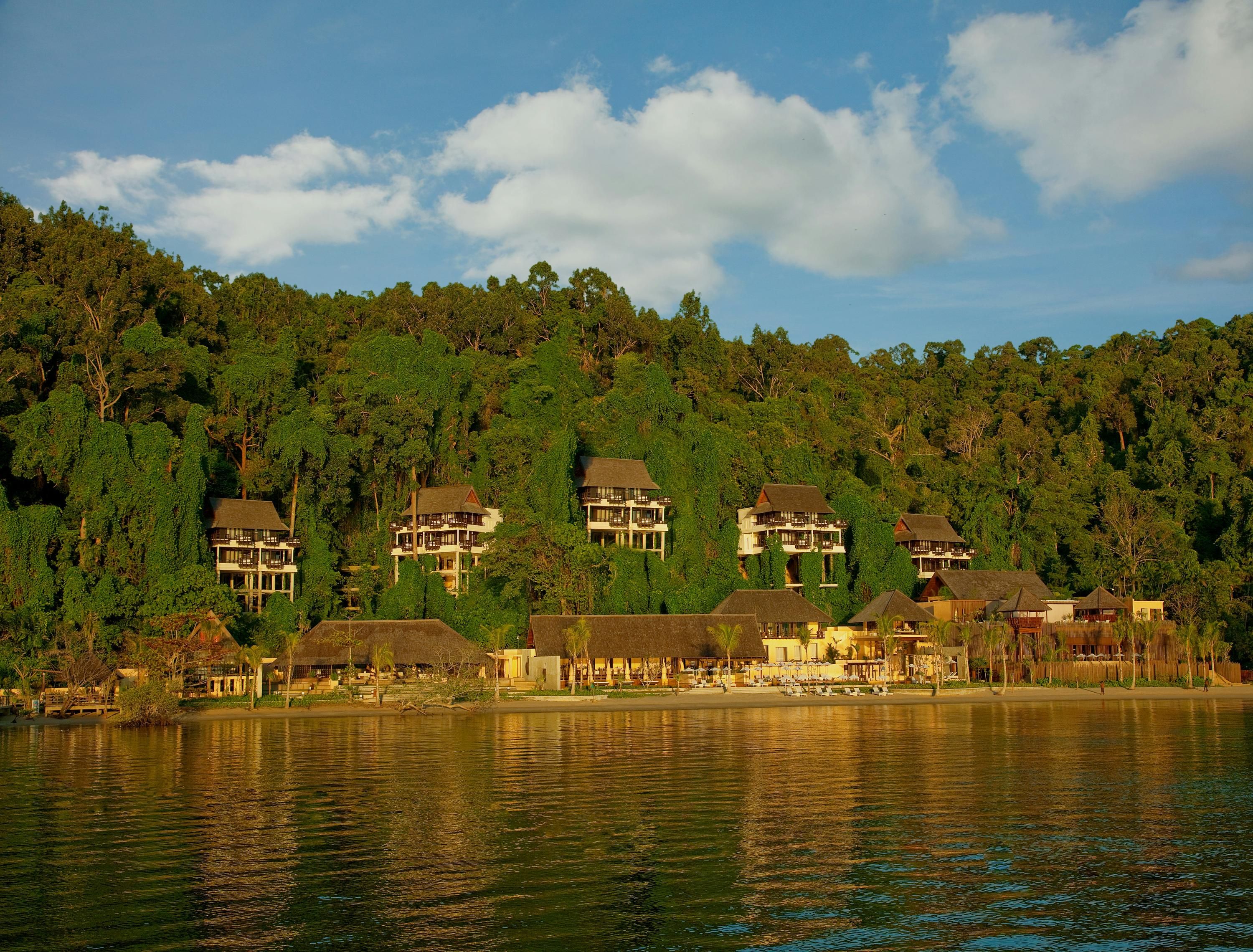 Pemandangan luar
