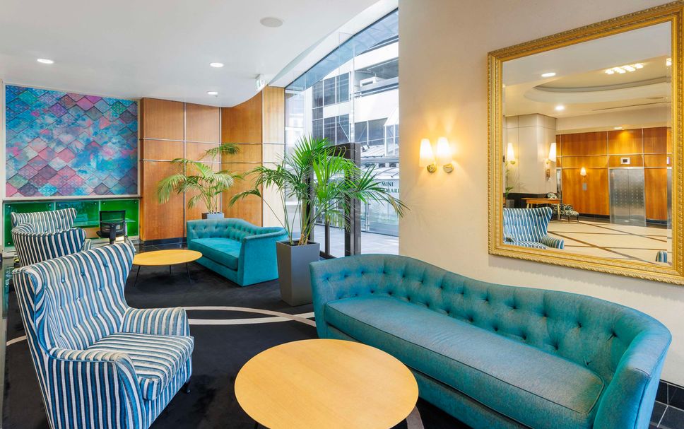 Balai Menunggu Gambar