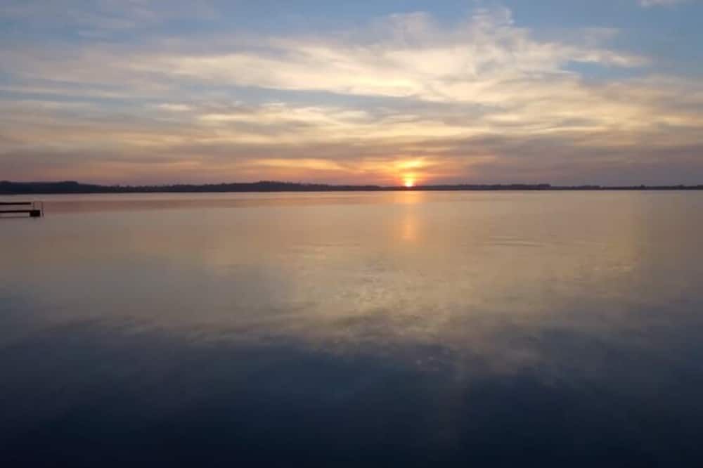 Pemandangan luar
