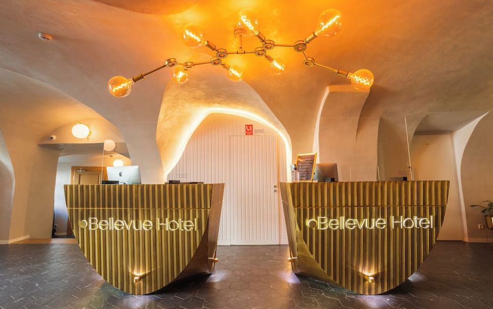 Meja Penyambut Tetamu Gambar