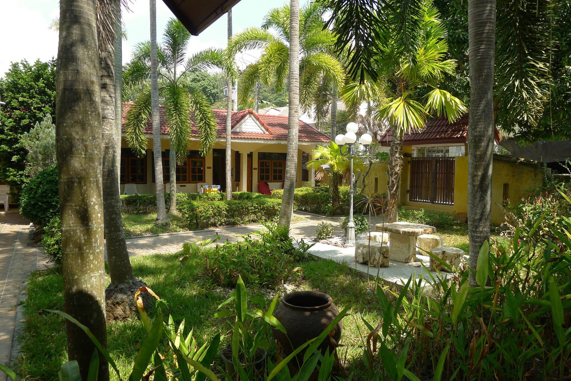 Pemandangan luar