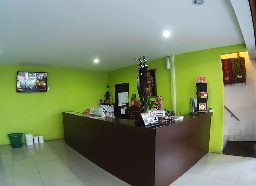 Meja Penyambut Tetamu Gambar