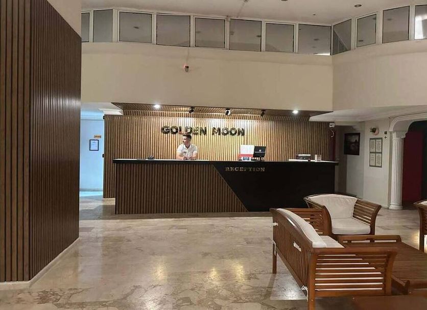 Meja Penyambut Tetamu Gambar
