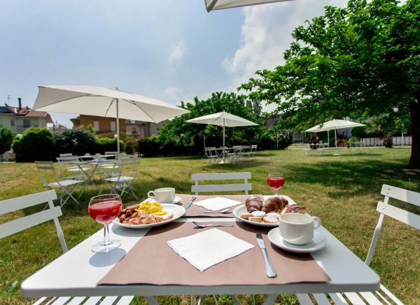 Patio Gambar