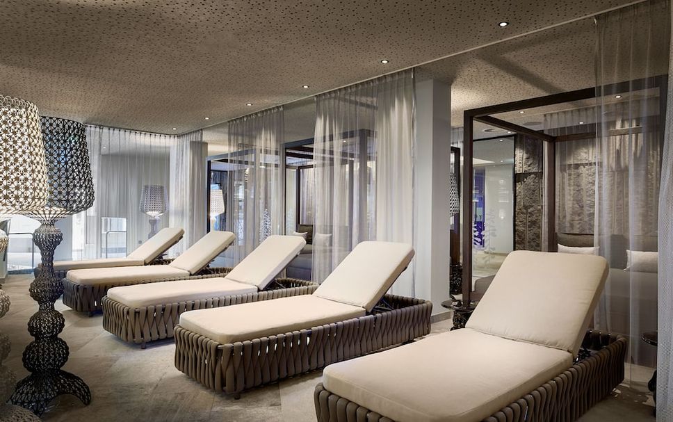 Balai Menunggu Gambar