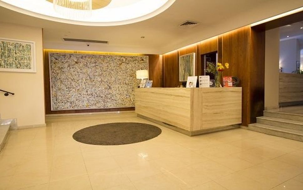 Meja Penyambut Tetamu Gambar