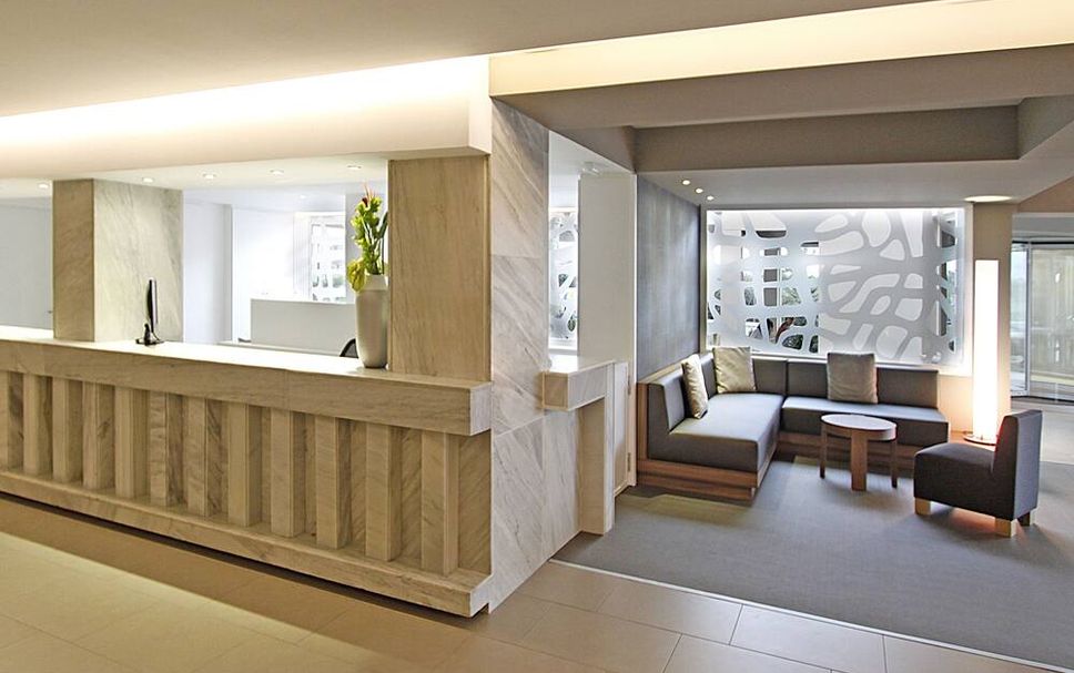 Meja Penyambut Tetamu Gambar