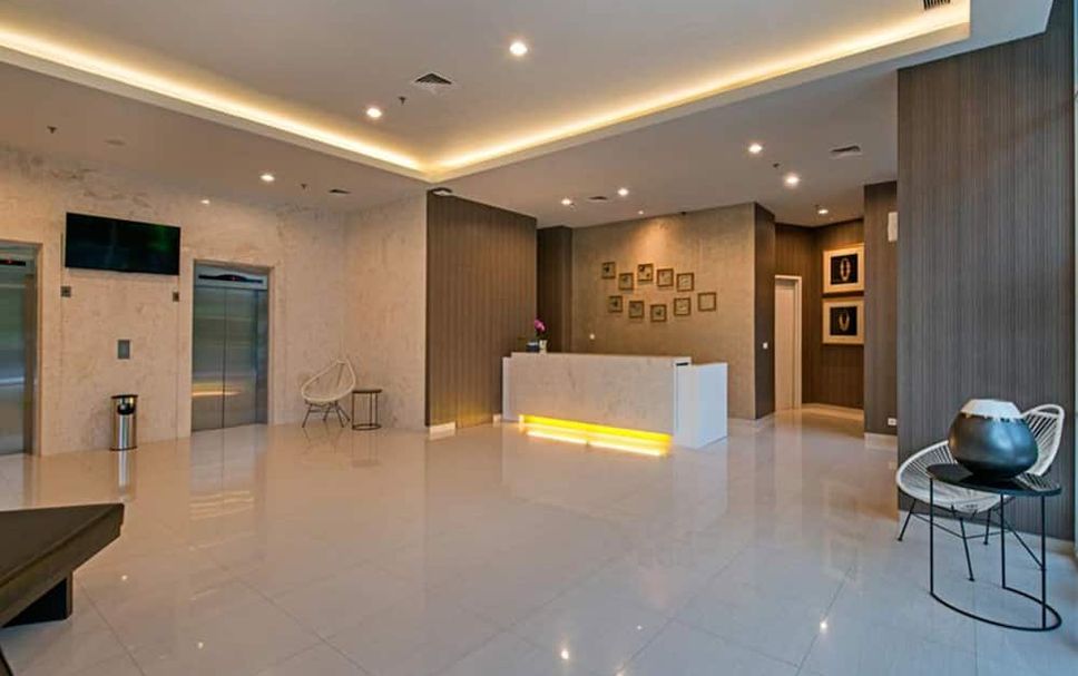 Meja Penyambut Tetamu Gambar