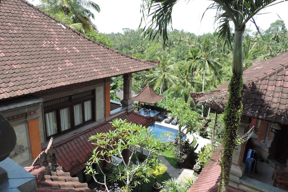 Pemandangan luar