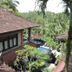 Pemandangan luar