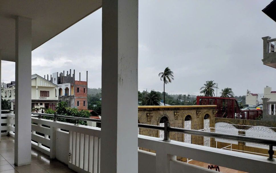 Balkoni Gambar