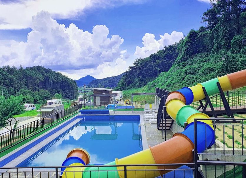 Kolam renang Gambar