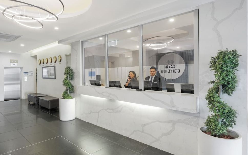 Meja Penyambut Tetamu Gambar